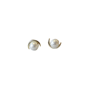Aspen Pearl Moon Studs