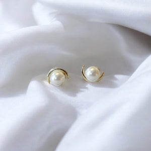 Aspen Pearl Moon Studs