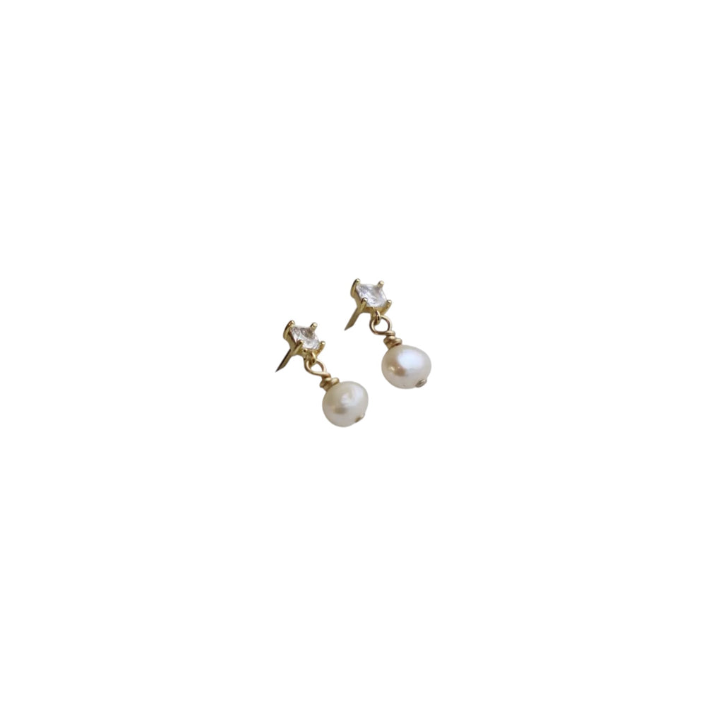 Claire Pearl Studs