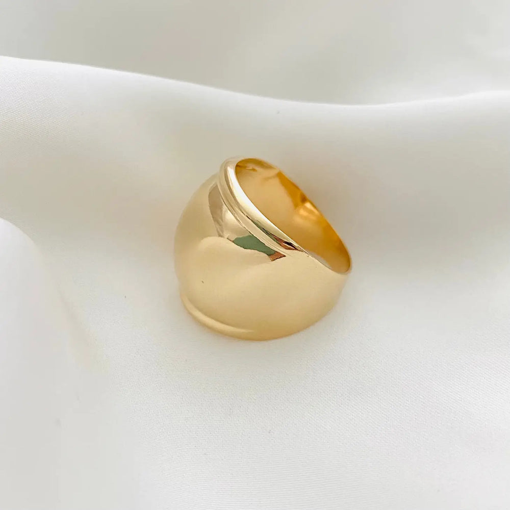 Thick 18K Gold Round Cigar Vintage Ring