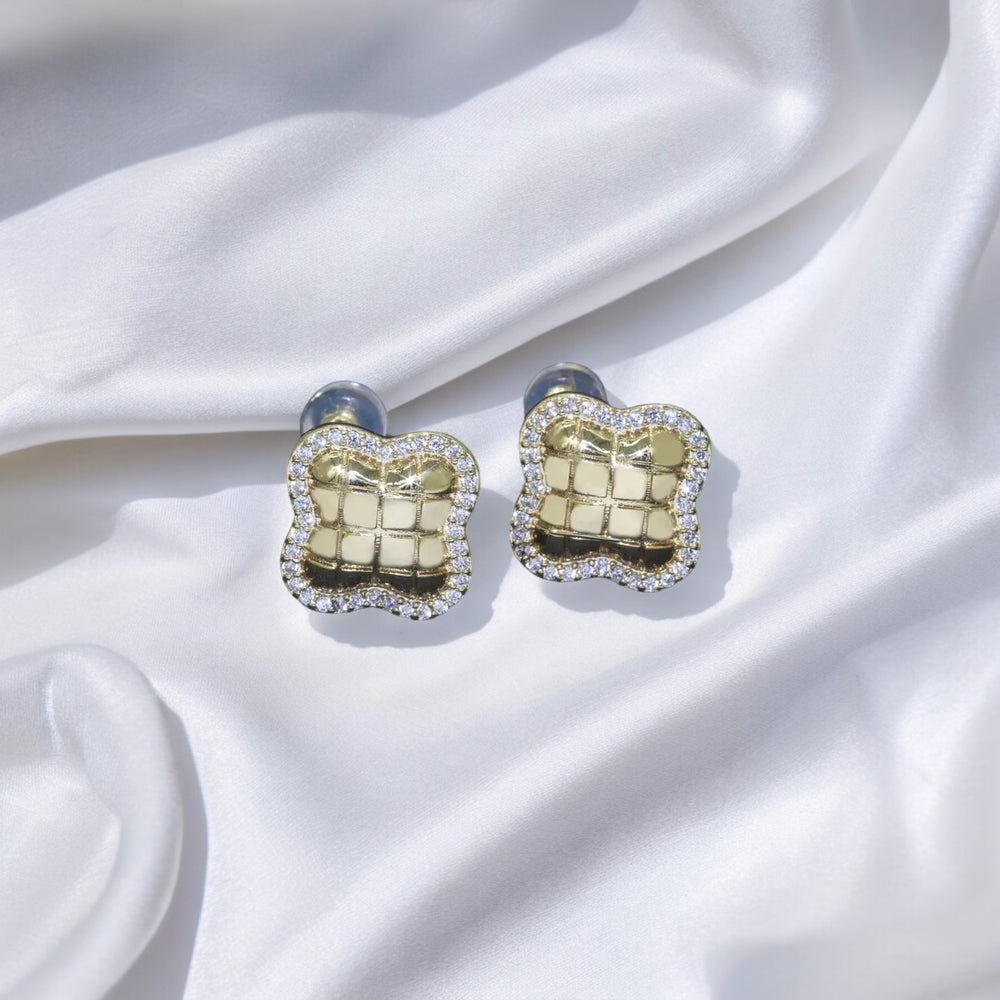 Dainty Clover Cz Stud Earring